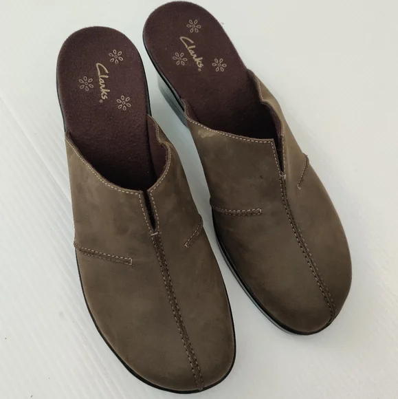 Clarks Women's Army Green Mules - Picture 5 of 7